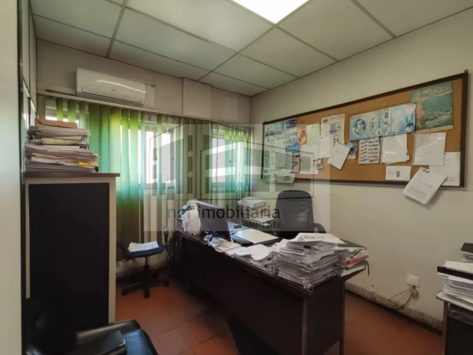 Loja para Venda em Santa Iria de Azoia, São João da Talha e Bobadela Foto 22