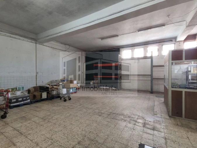 Loja para Venda em Santa Iria de Azoia, São João da Talha e Bobadela Foto 44