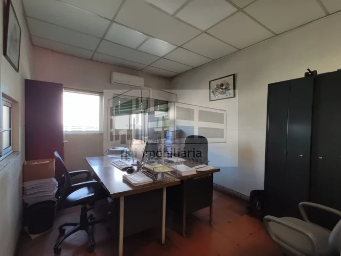 Loja para Venda em Santa Iria de Azoia, São João da Talha e Bobadela Foto 17