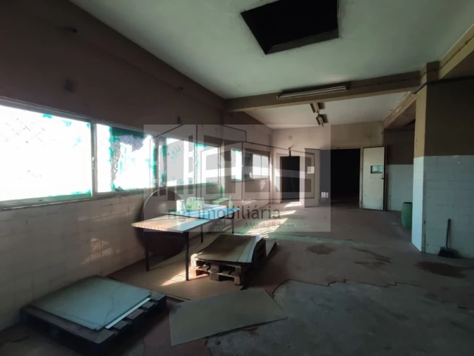 Loja para Venda em Santa Iria de Azoia, São João da Talha e Bobadela Foto 83