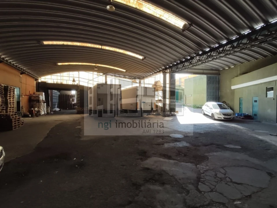 Loja para Venda em Santa Iria de Azoia, São João da Talha e Bobadela Foto 6