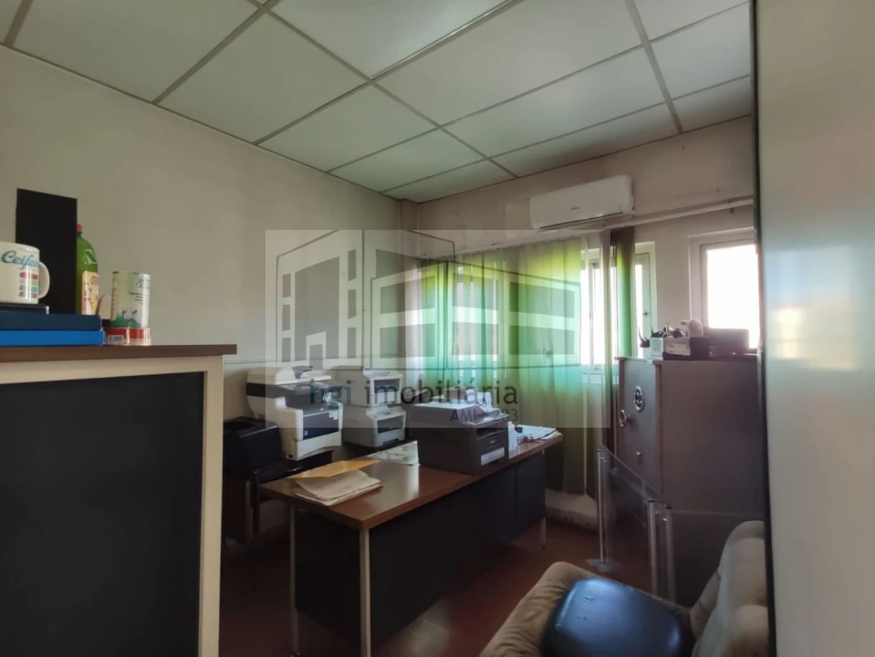 Loja para Venda em Santa Iria de Azoia, São João da Talha e Bobadela Foto 15