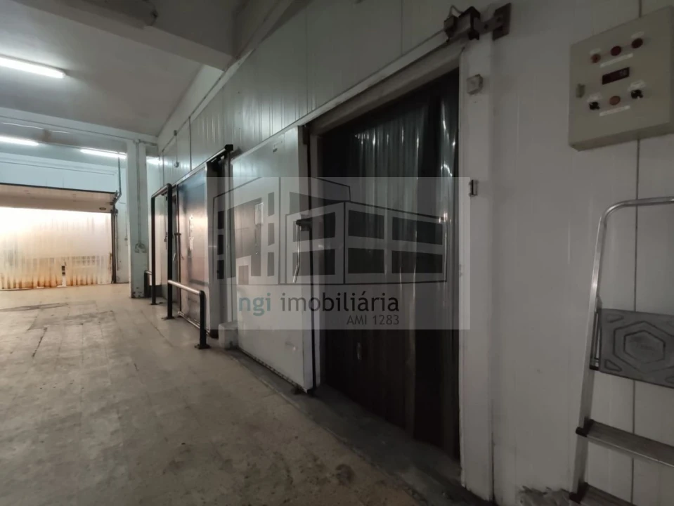 Loja para Venda em Santa Iria de Azoia, São João da Talha e Bobadela Foto 38