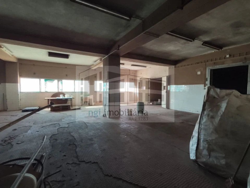 Loja para Venda em Santa Iria de Azoia, São João da Talha e Bobadela Foto 80