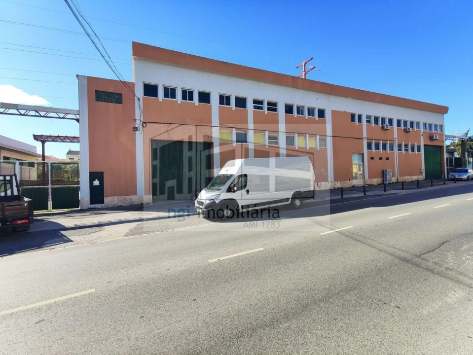 Loja para Venda em Santa Iria de Azoia, São João da Talha e Bobadela Foto 19