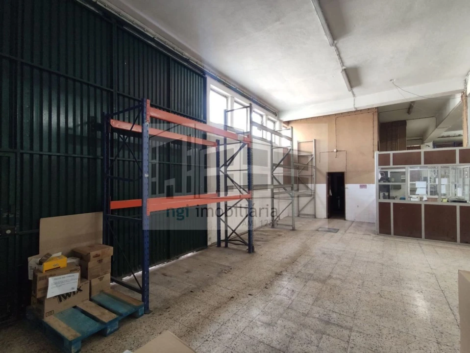 Loja para Venda em Santa Iria de Azoia, São João da Talha e Bobadela Foto 43