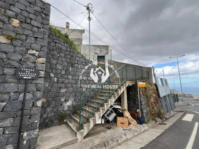 Moradia T2 para Venda em Santo Antonio Foto 30