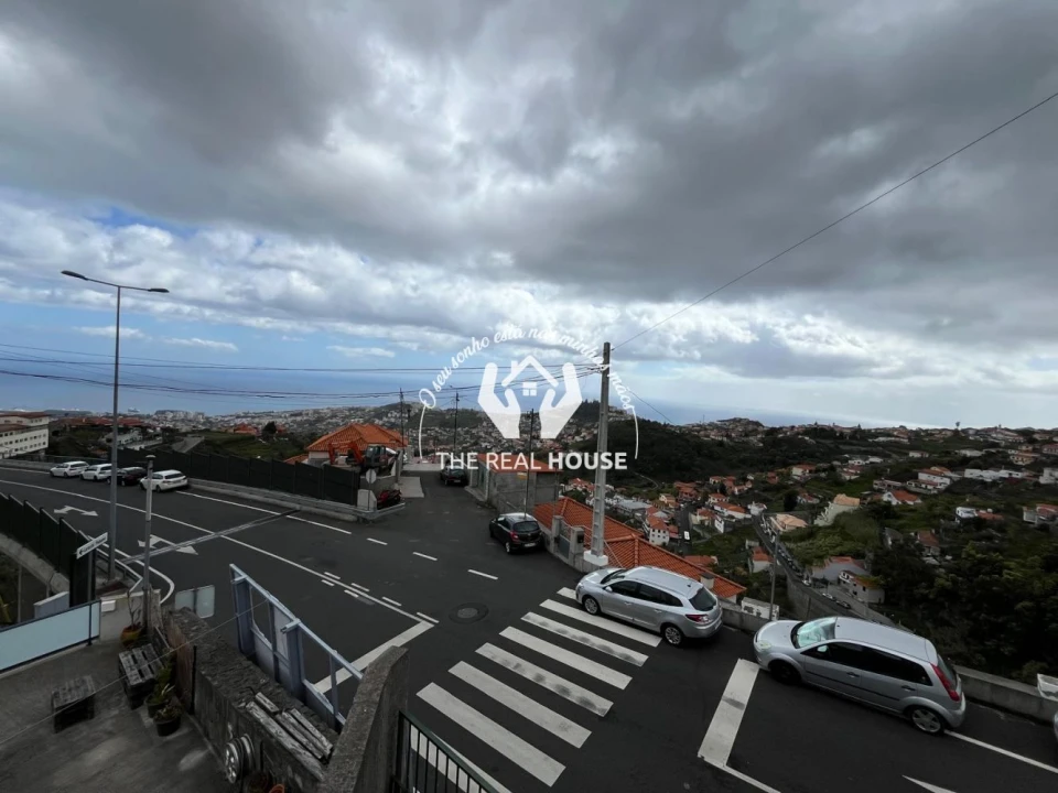 Moradia T2 para Venda em Santo Antonio Foto 1