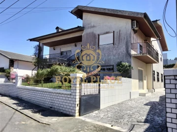 Moradia T3 para Venda em São Roque