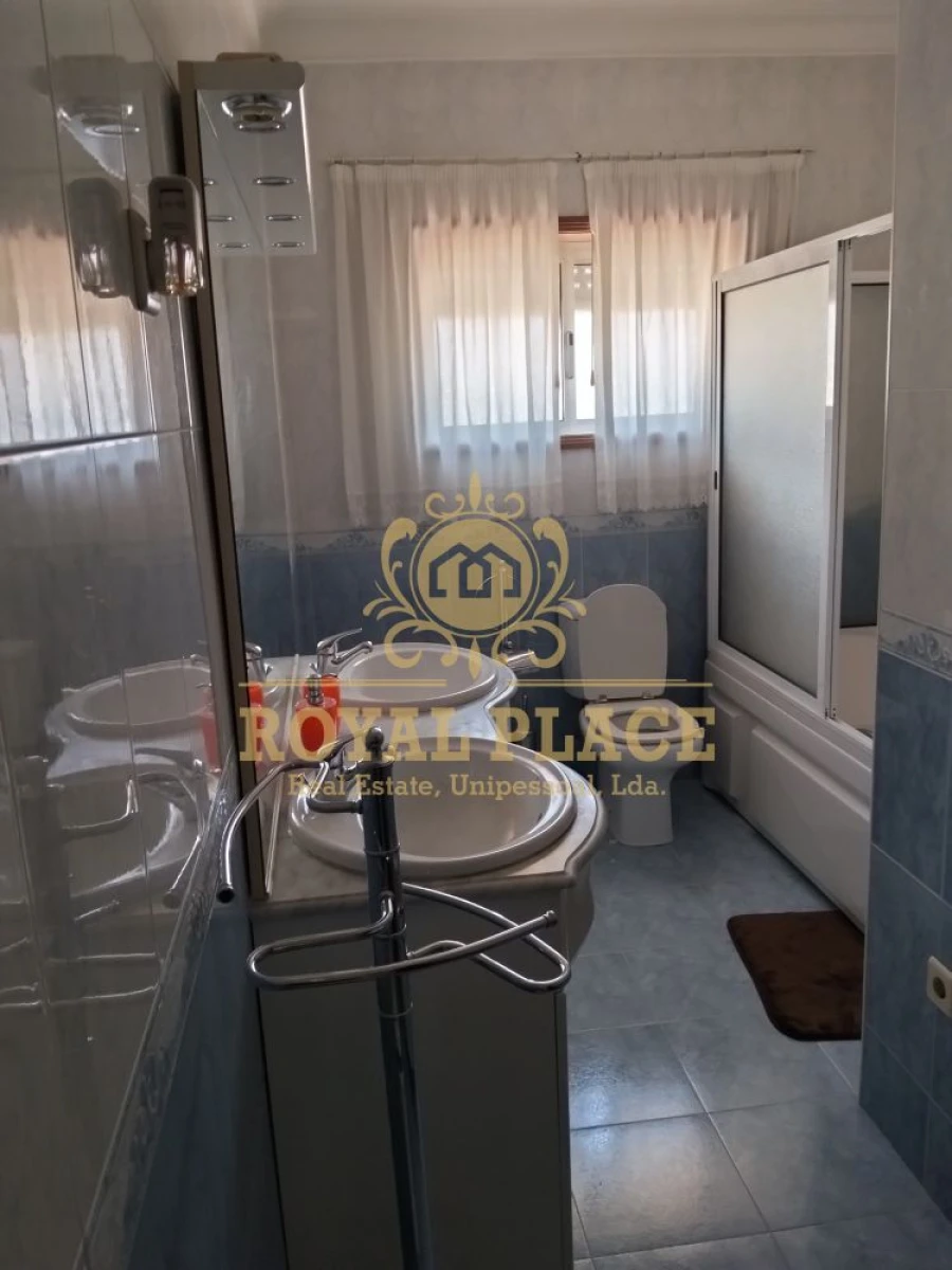 Moradia T3 para Venda em São Roque Foto 12