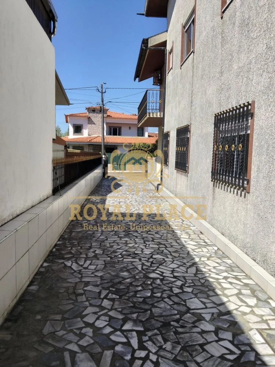 Moradia T3 para Venda em São Roque Foto 3