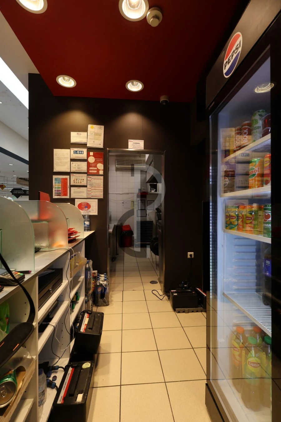 Loja para Trespasse em Canedo, Vale e Vila Maior Foto 7