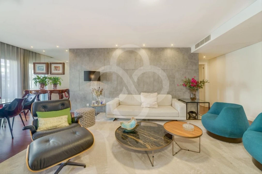 Apartamento T4 para Venda em Avenidas Novas Foto 8
