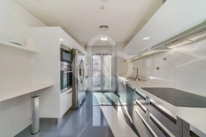 Apartamento T4 para Venda em Avenidas Novas