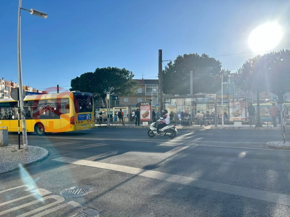 Apartamento T3 para Venda em Laranjeiro e Feijó Foto 24