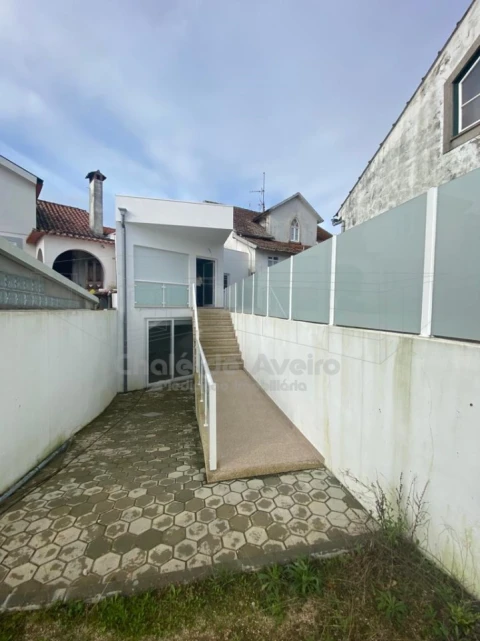 Moradia T3 para Venda em Pinheiro da Bemposta, Travanca e Palmaz
