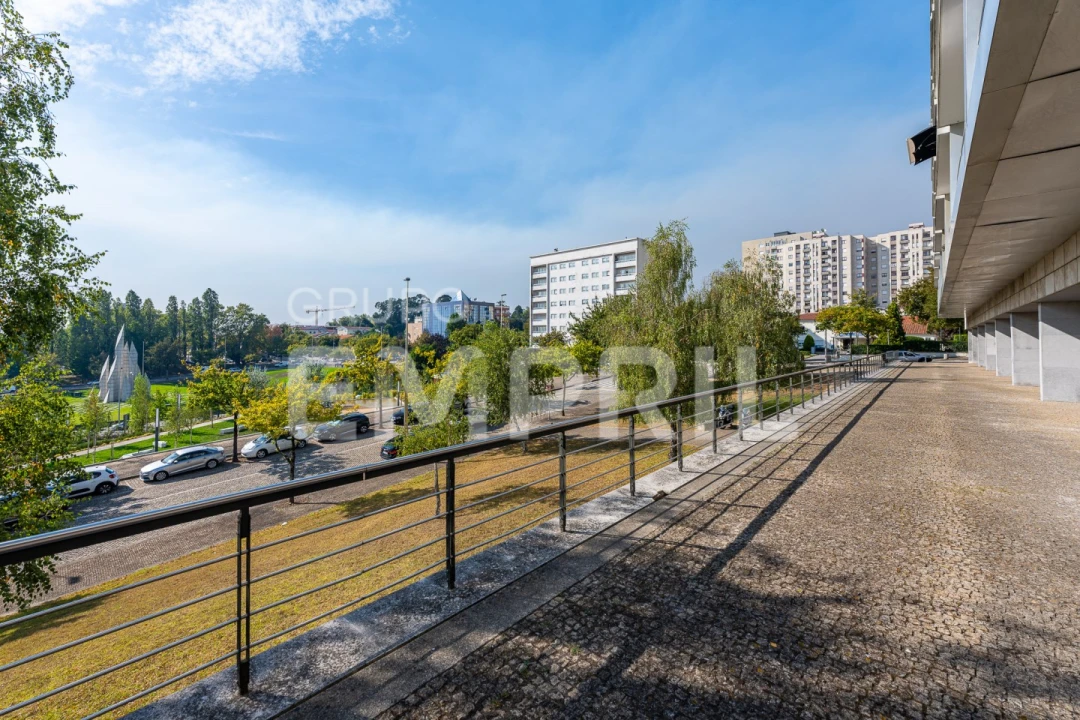 Apartamento T4 para Venda em Cidade da Maia Foto 2