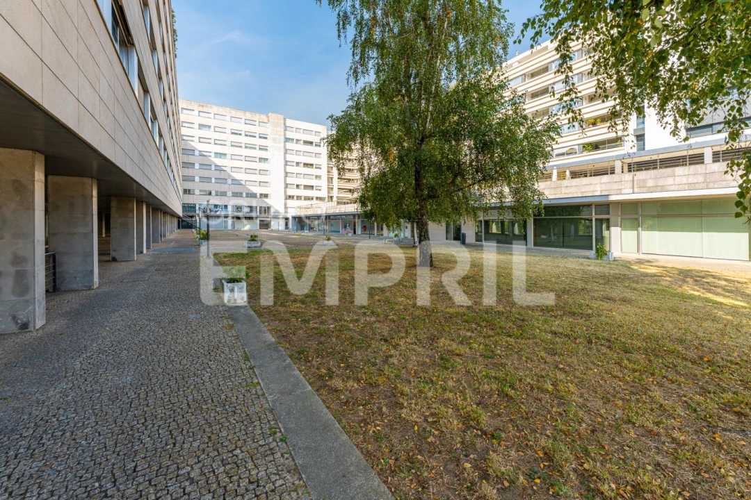 Apartamento T4 para Venda em Cidade da Maia Foto 3