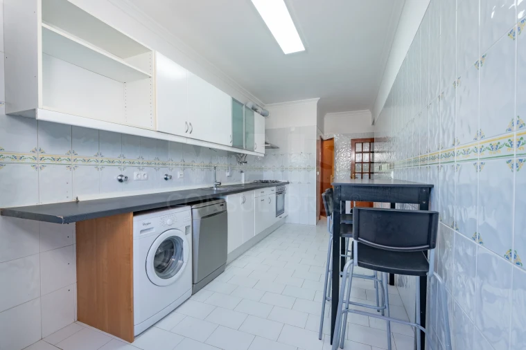 Apartamento T2 para Venda em Vila Franca de Xira Foto 7