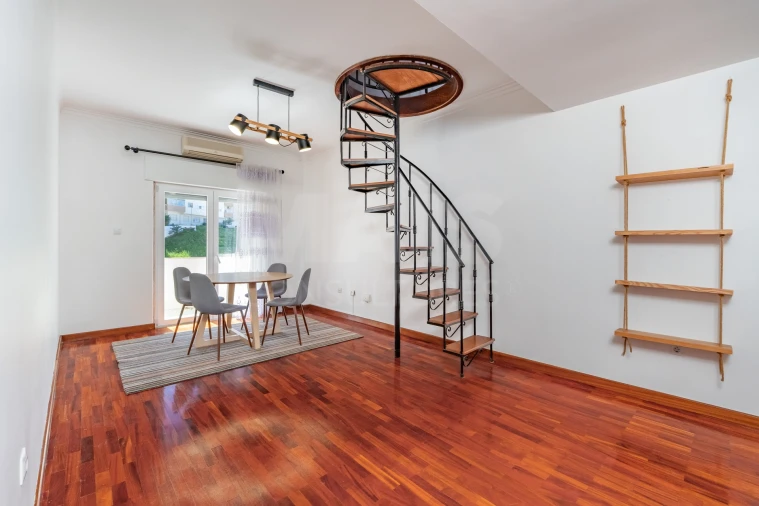 Apartamento T2 para Venda em Vila Franca de Xira Foto 3