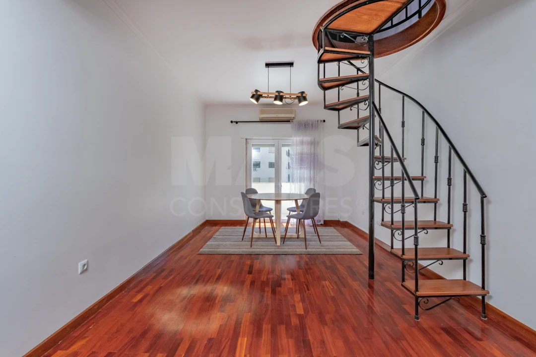 Apartamento T2 para Venda em Vila Franca de Xira Foto 2