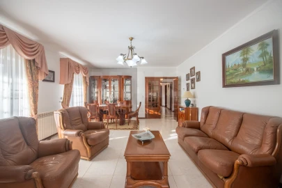 Moradia T7 para Venda em Atouguia da Baleia