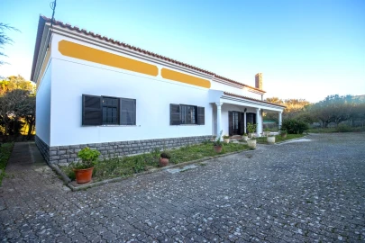 Moradia T7 para Venda em Atouguia da Baleia