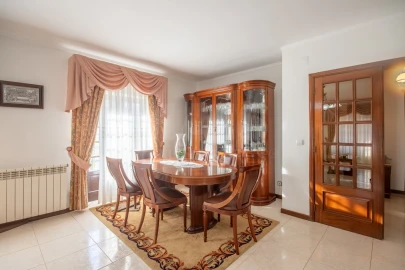 Moradia T7 para Venda em Atouguia da Baleia