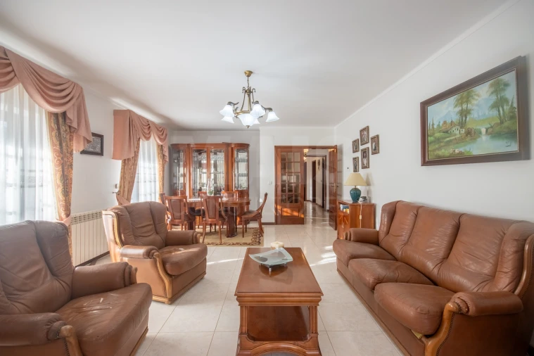 Moradia T7 para Venda em Atouguia da Baleia Foto 10