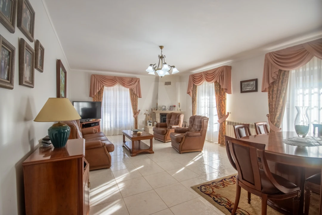 Moradia T7 para Venda em Atouguia da Baleia Foto 7