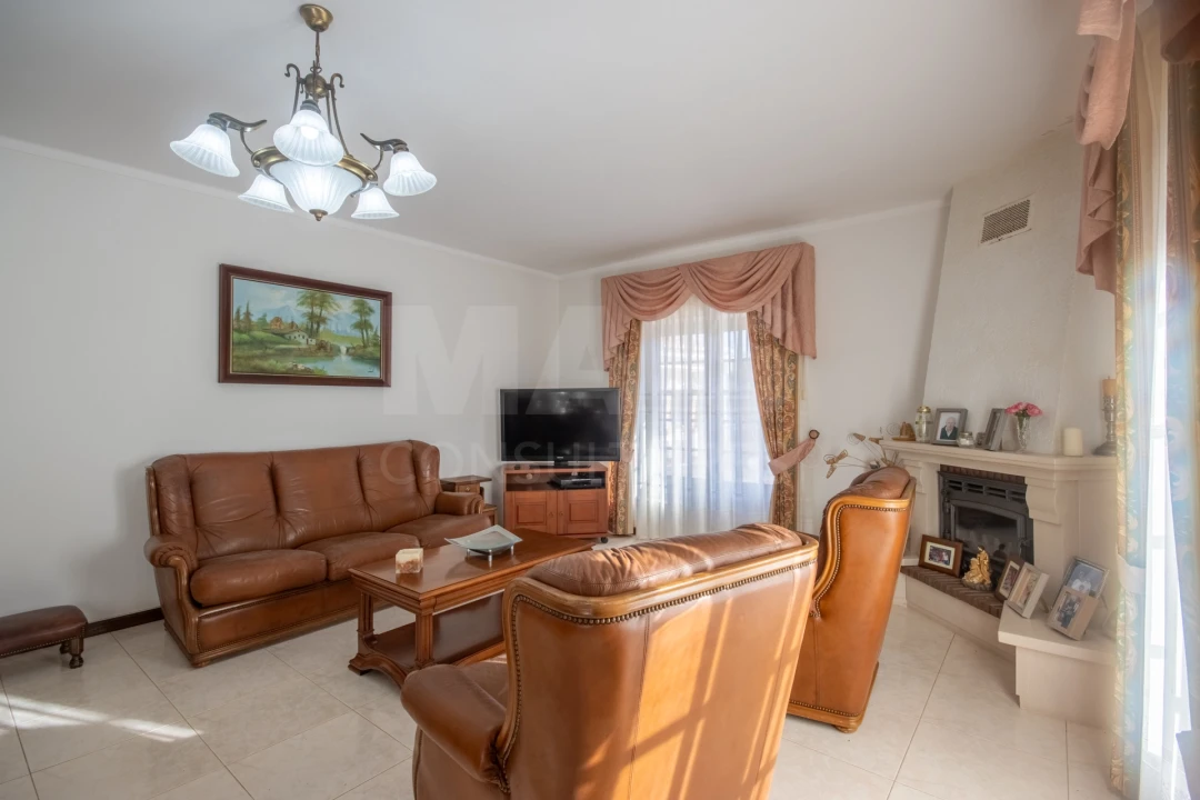 Moradia T7 para Venda em Atouguia da Baleia Foto 9