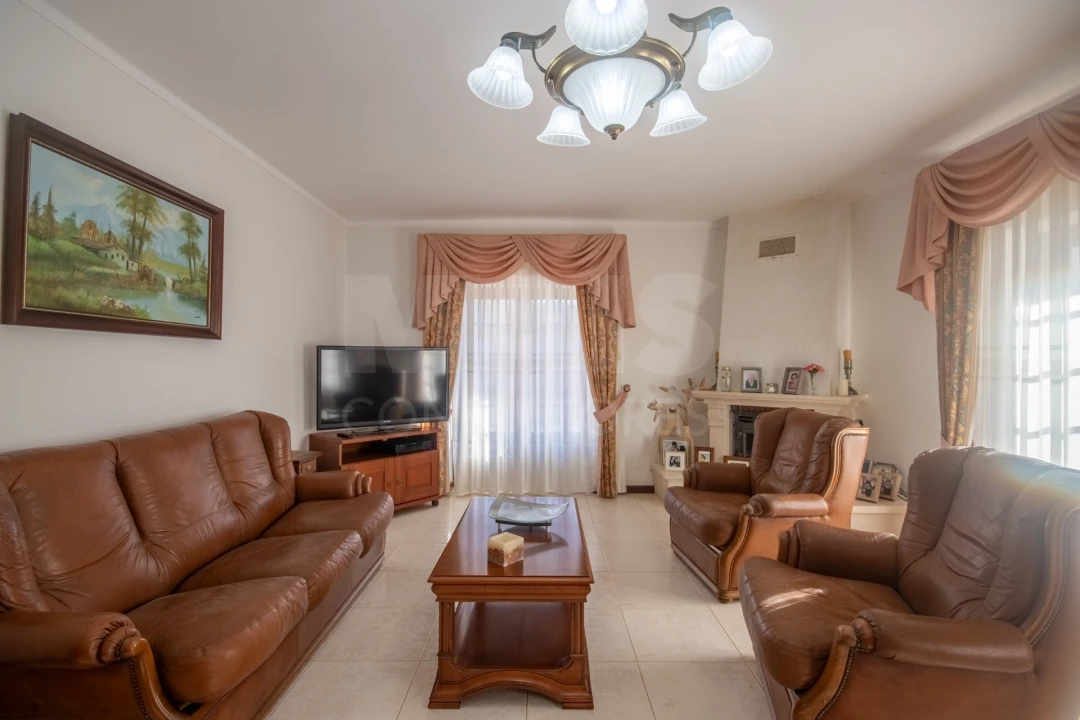 Moradia T7 para Venda em Atouguia da Baleia Foto 8