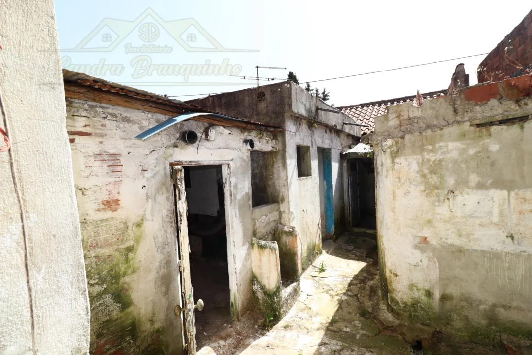 Moradia T2 para Venda em Vermelha Foto 23