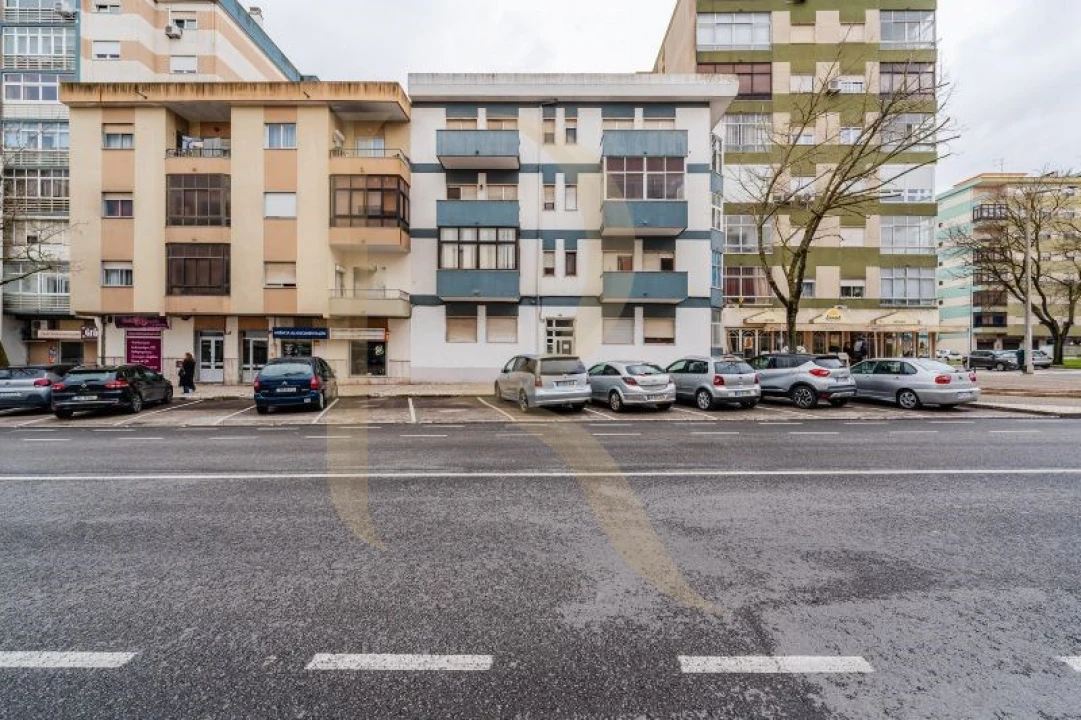 Apartamento T3 para Venda em Amora Foto 34