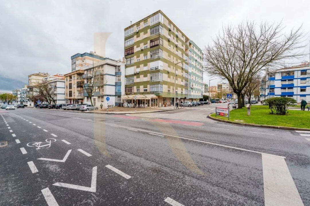 Apartamento T3 para Venda em Amora Foto 35