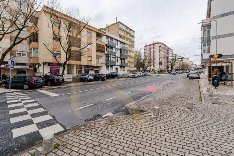 Apartamento T3 para Venda em Amora Foto 37