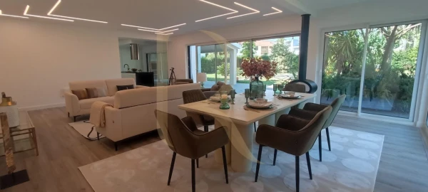 Moradia T4 para Venda em Charneca de Caparica e Sobreda