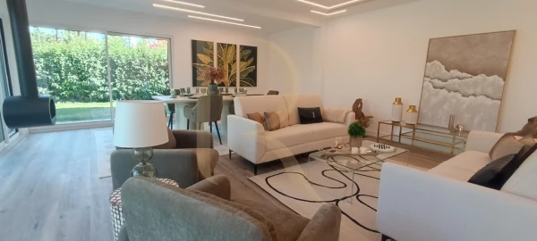 Moradia T4 para Venda em Charneca de Caparica e Sobreda