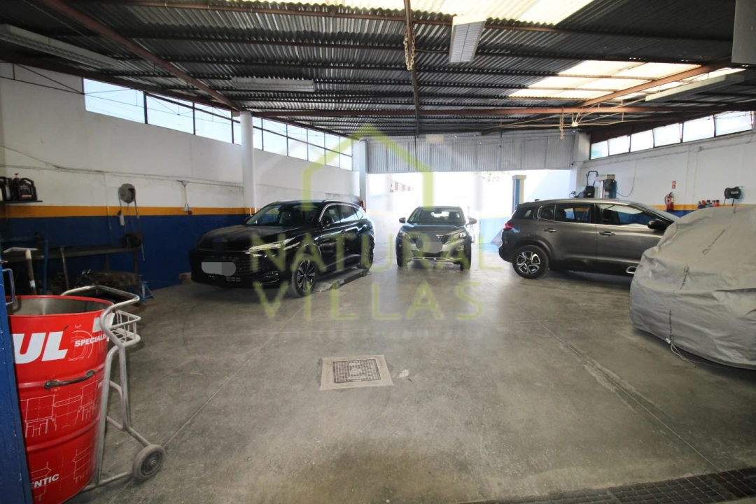 Armazém para Arrendamento em Santa Barbara de Nexe Foto 1