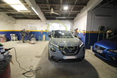 Armazém para Arrendamento em Santa Barbara de Nexe