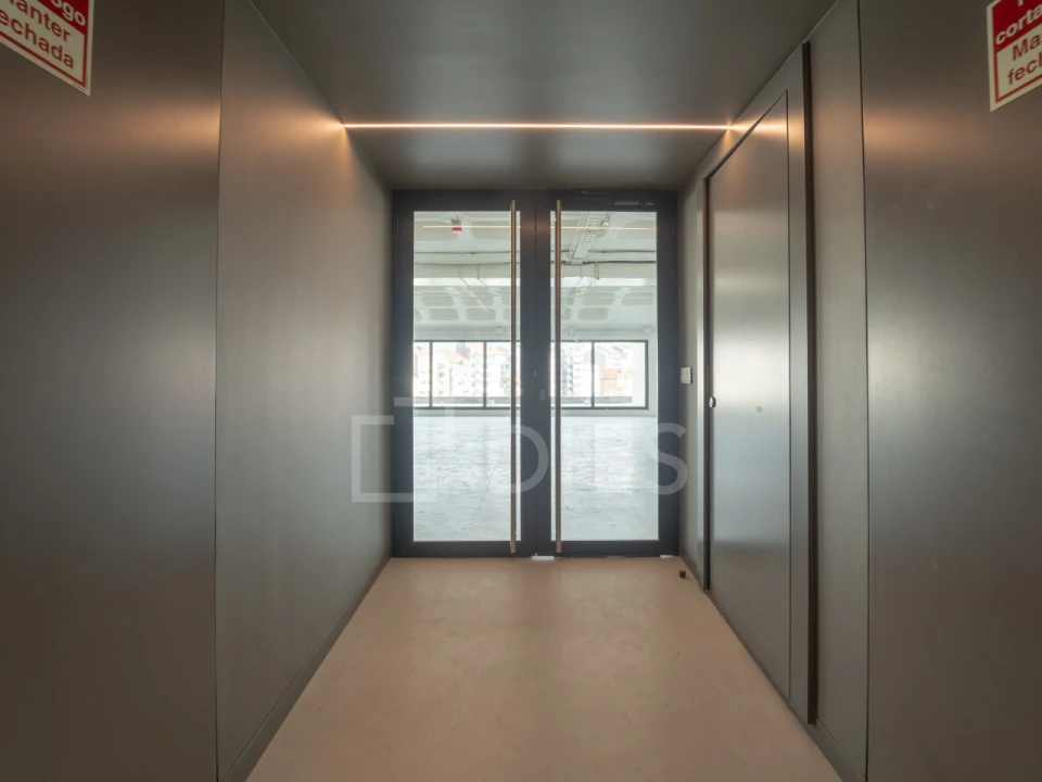 Escritório para Arrendamento em Cedofeita, Santo Ildefonso, Sé, Miragaia, São Nicolau e Vitória Foto 11