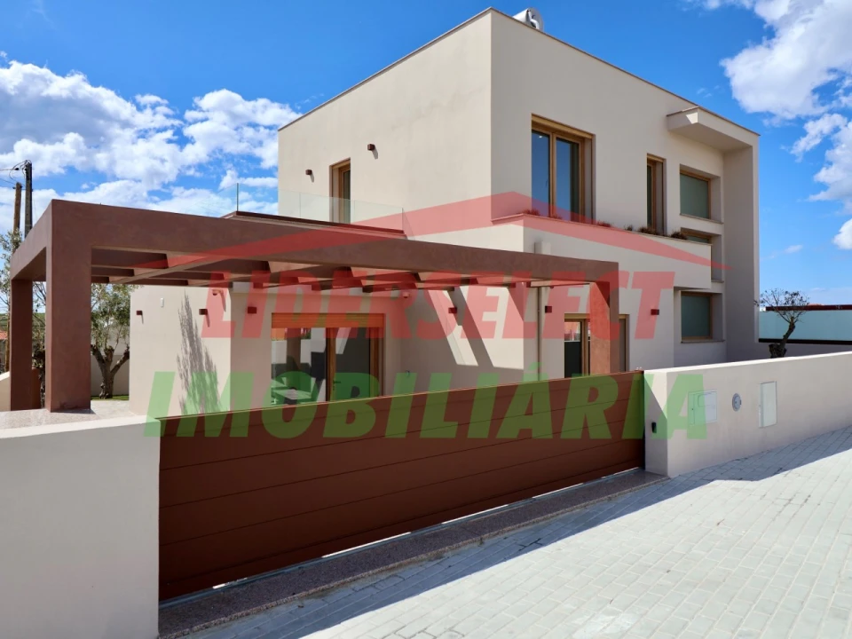 Moradia T3 para Venda em Silveira Foto 1