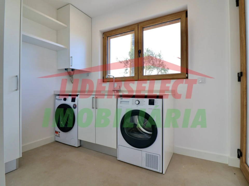 Moradia T3 para Venda em Silveira Foto 15