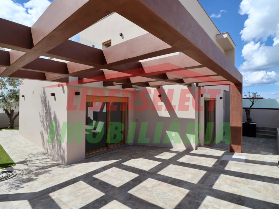 Moradia T3 para Venda em Silveira Foto 44