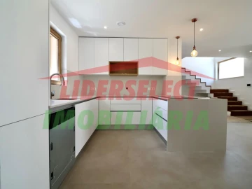 Moradia T3 para Venda em Silveira