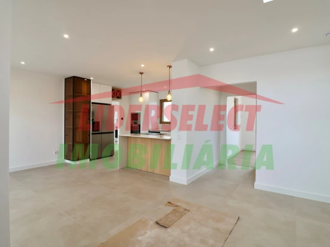 Moradia T3 para Venda em Silveira Foto 2