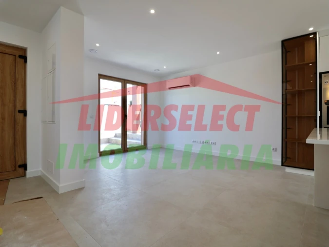 Moradia T3 para Venda em Silveira Foto 9