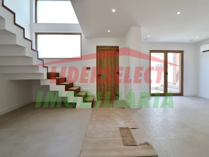 Moradia T3 para Venda em Silveira Foto 10