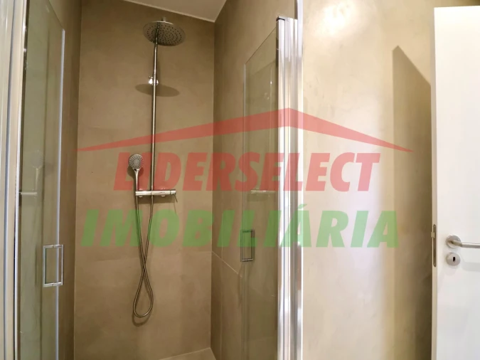 Moradia T3 para Venda em Silveira Foto 18