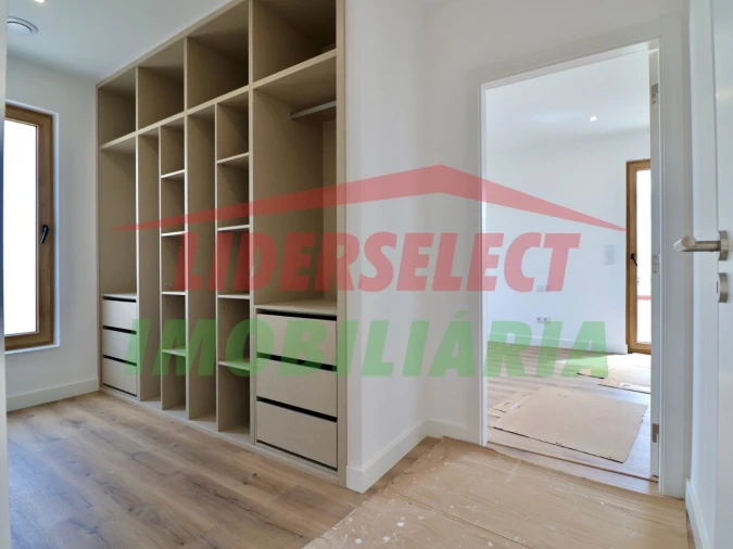 Moradia T3 para Venda em Silveira Foto 34